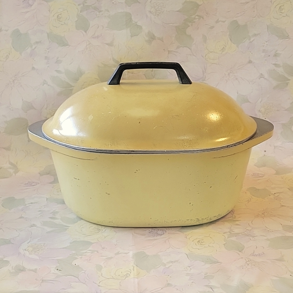 Vintage Club Cookware- 6qt Dutch Oven - Harvest Gold
